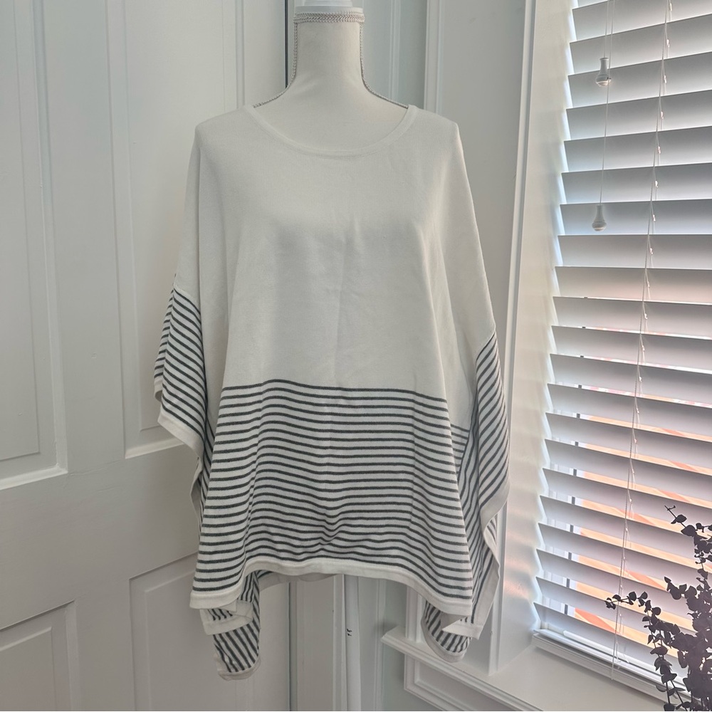 Vineyard Vines White and Black Striped Poncho